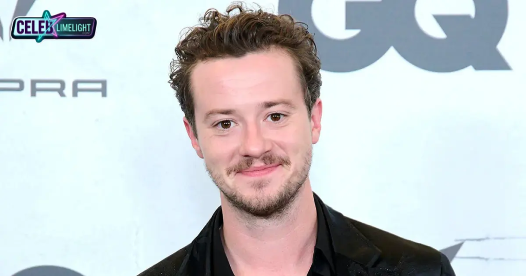  Joseph Quinn
